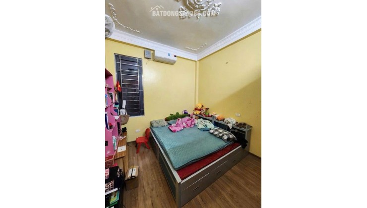 Bán Nhà Riêng  tại Phố Trung Liệt,  giá 14,5 tỷ, DT 49m2, x 5 tầng, 4PN,  trung Tâm Đống Đa Hà Nội